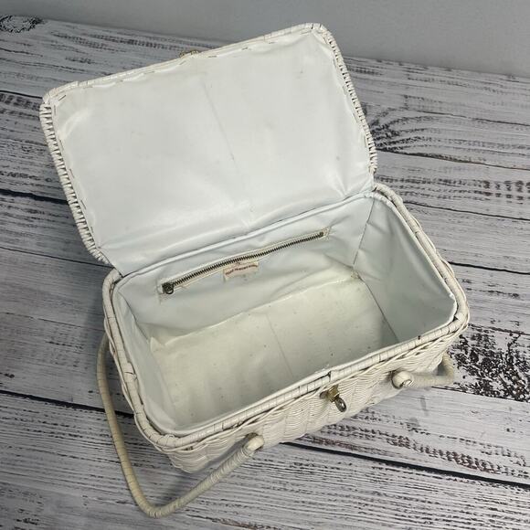 Vintage White Wicker Picnic Basket Purse w/ Handles Hong Kong 10.5"x6.5"x6" - Picture 8 of 16